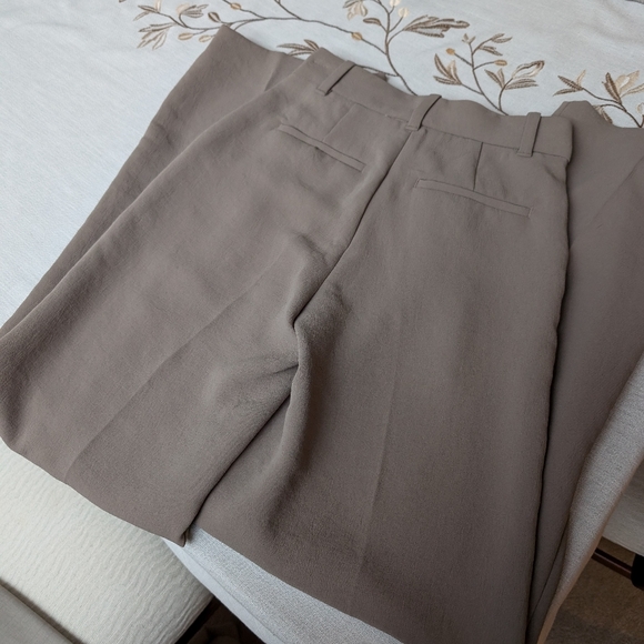 Aritzia Wilfred effortless pants - crepette - regular - nomad taupe - Picture 2 of 3